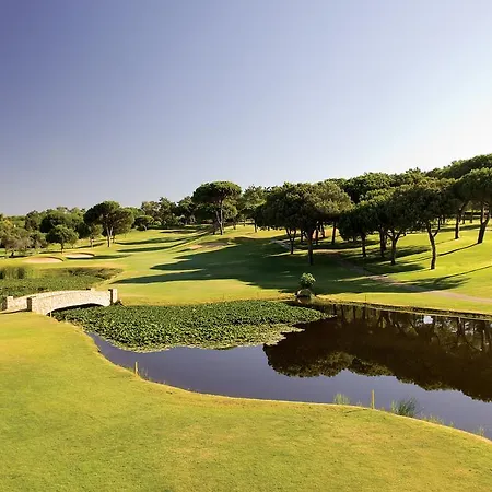 Formosa Park アパートホテル 4*